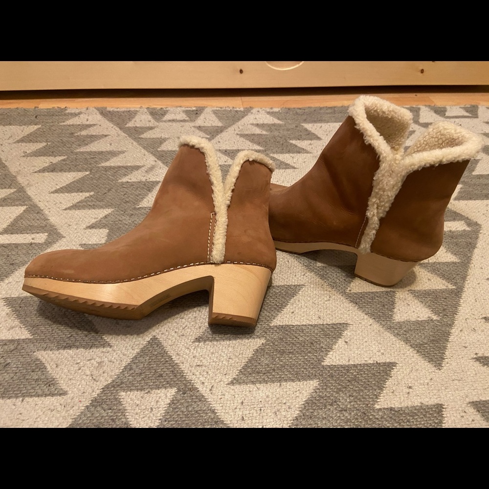 Like new Miss Albright suede clog booties.